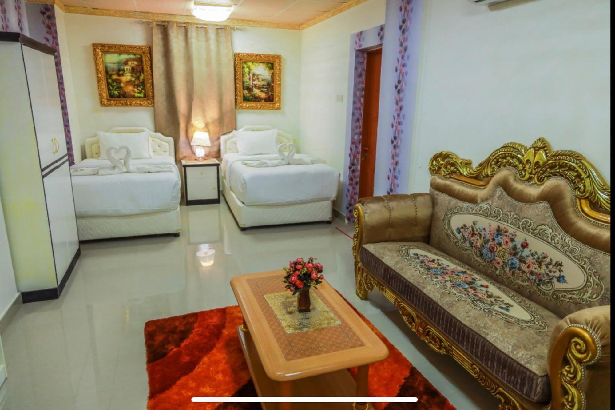 Capital O 141 Golden Rays Hotel Ibrā Εξωτερικό φωτογραφία