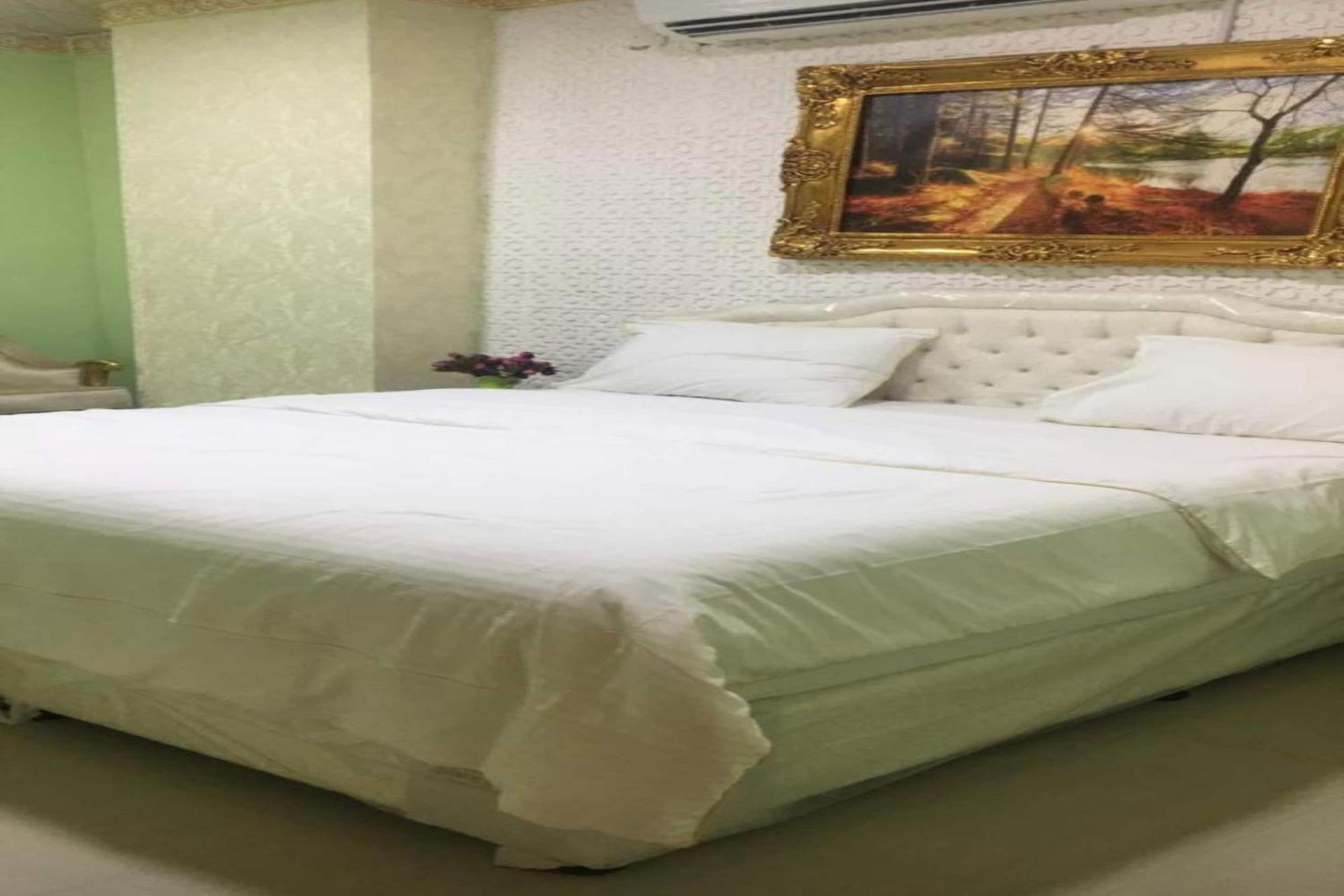 Capital O 141 Golden Rays Hotel Ibrā Εξωτερικό φωτογραφία