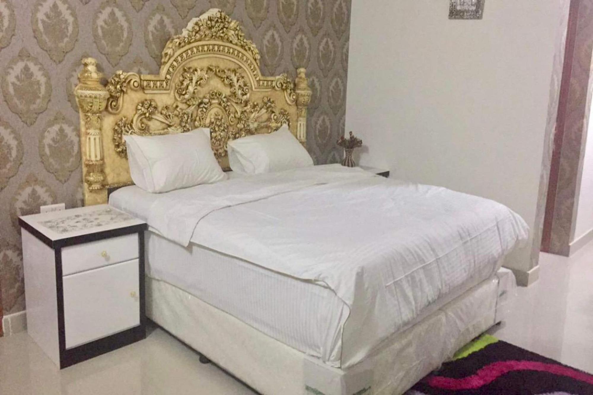 Capital O 141 Golden Rays Hotel Ibrā Εξωτερικό φωτογραφία